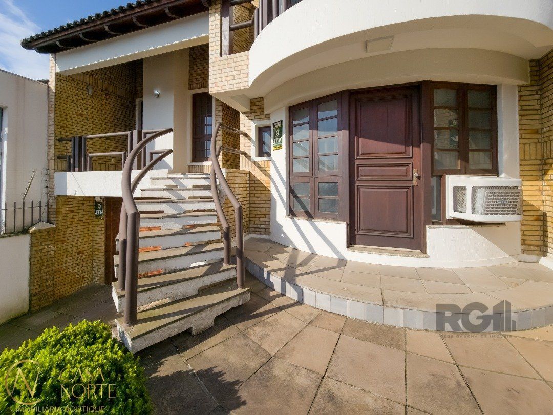 Casa à venda com 4 quartos, 260m², 2 suítes, 3 vagas, Rua Campos Elíseos no bairro Glória em Porto Alegre