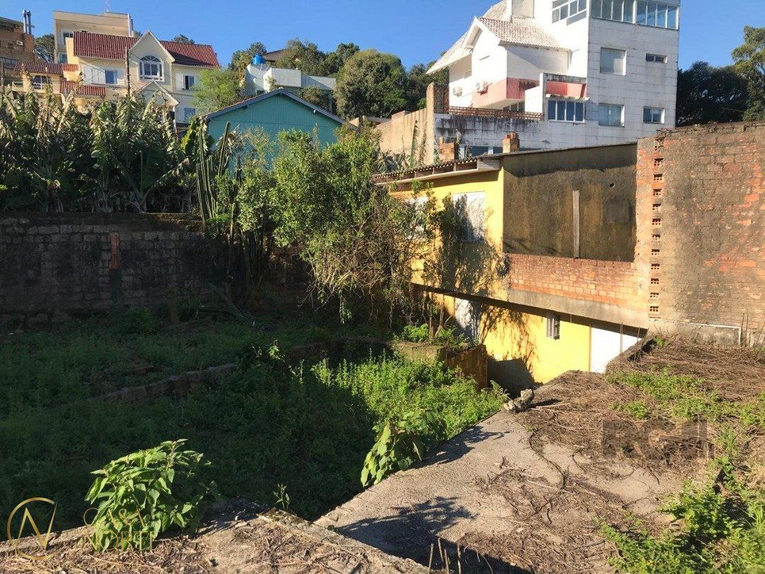Terreno à venda  com 580m², Rua Deputado Astério de Mello no bairro Teresópolis em Porto Alegre