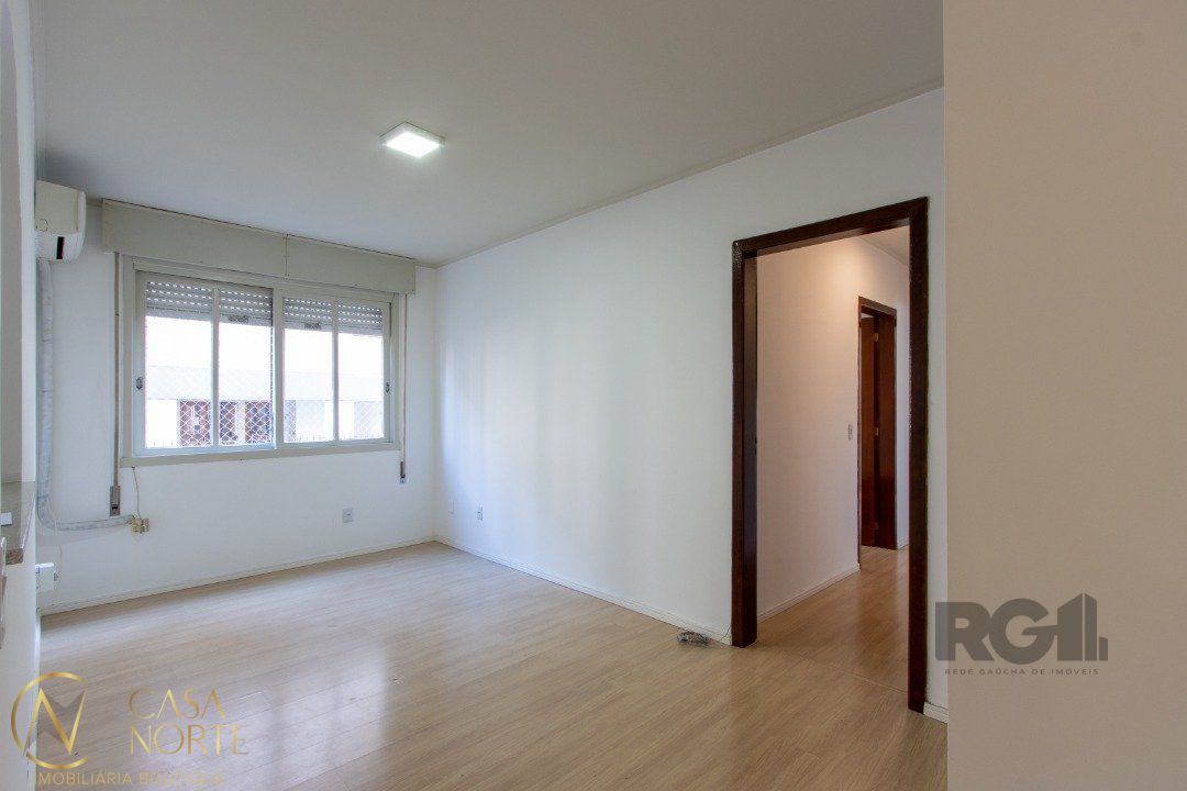 Apartamento à venda com 2 quartos, 65m², 1 suíte, 1 vaga, Rua Adriano Ribeiro no bairro Menino Deus em Porto Alegre