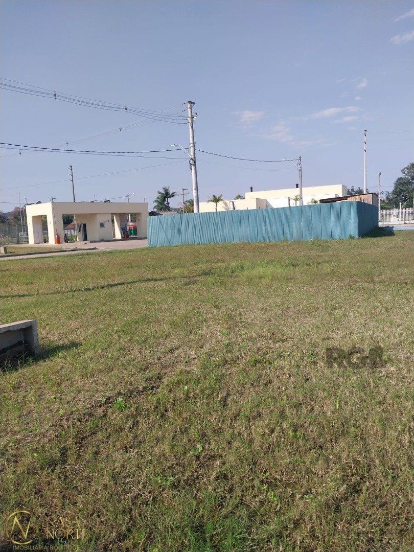 Terreno à venda  com 132m², Rua do Schneider no bairro Hípica em Porto Alegre