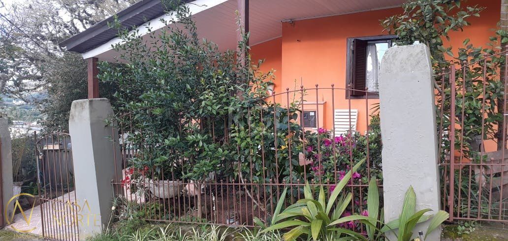 Casa à venda com 3 quartos, 80m², 2 vagas, Rua dos Caiaguais no bairro Espírito Santo em Porto Alegre