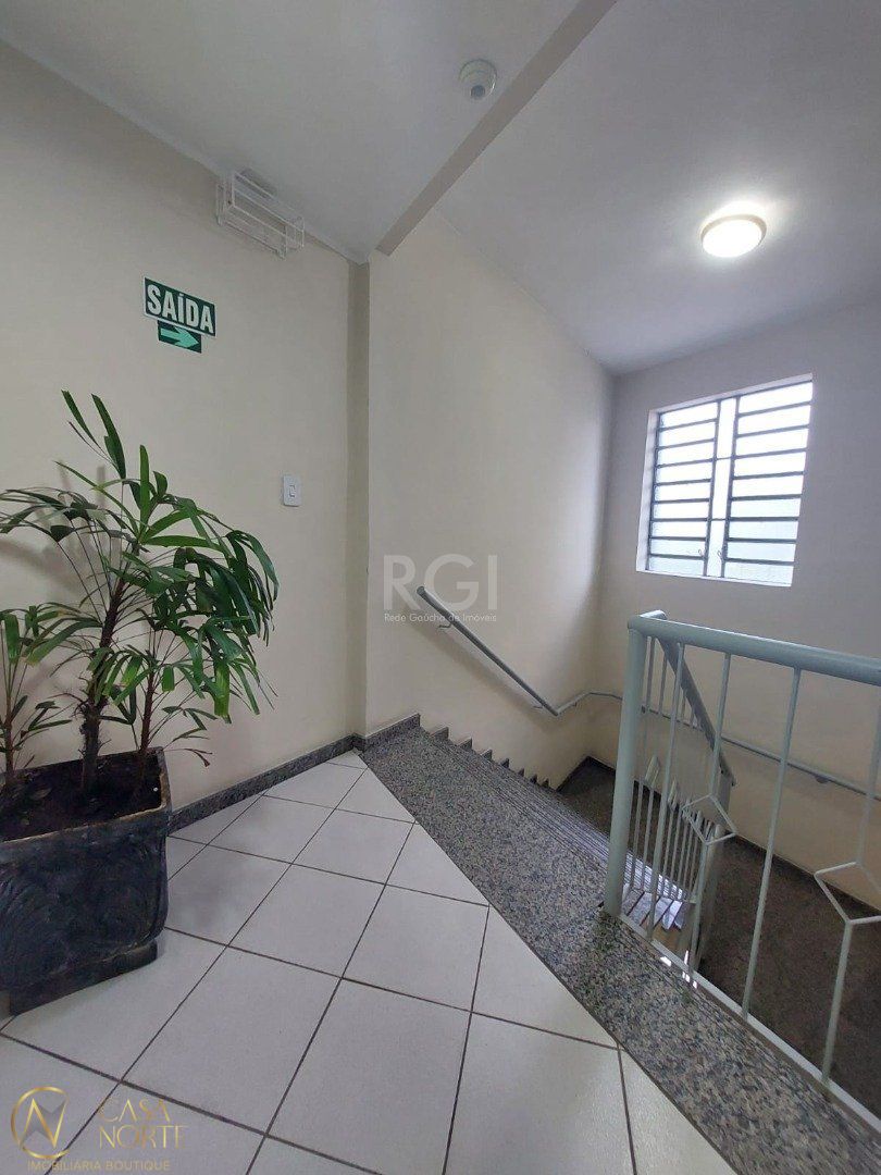 Sala Comercial à venda com 1 quarto, 26m², Avenida Wenceslau Escobar no bairro Tristeza em Porto Alegre