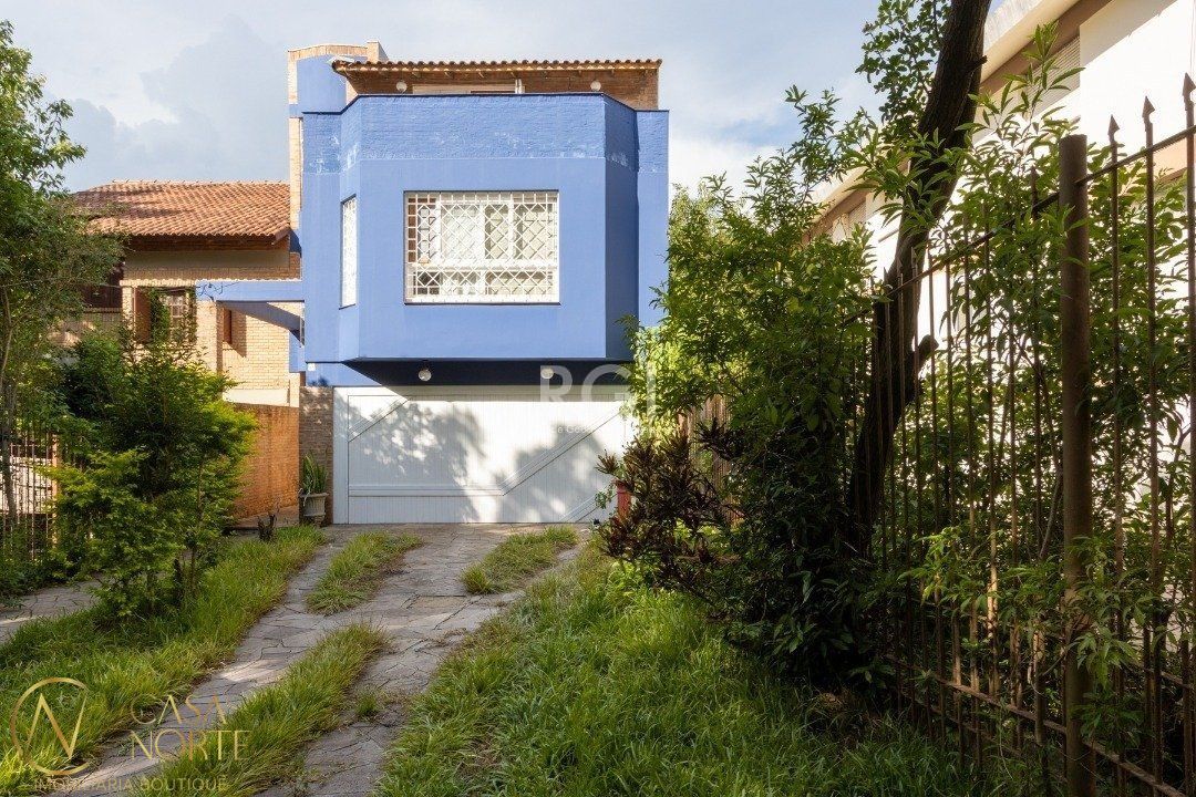 Casa à venda com 3 quartos, 342m², 1 suíte, 2 vagas, Rua Professor Emilio Meyer no bairro Vila Conceição em Porto Alegre