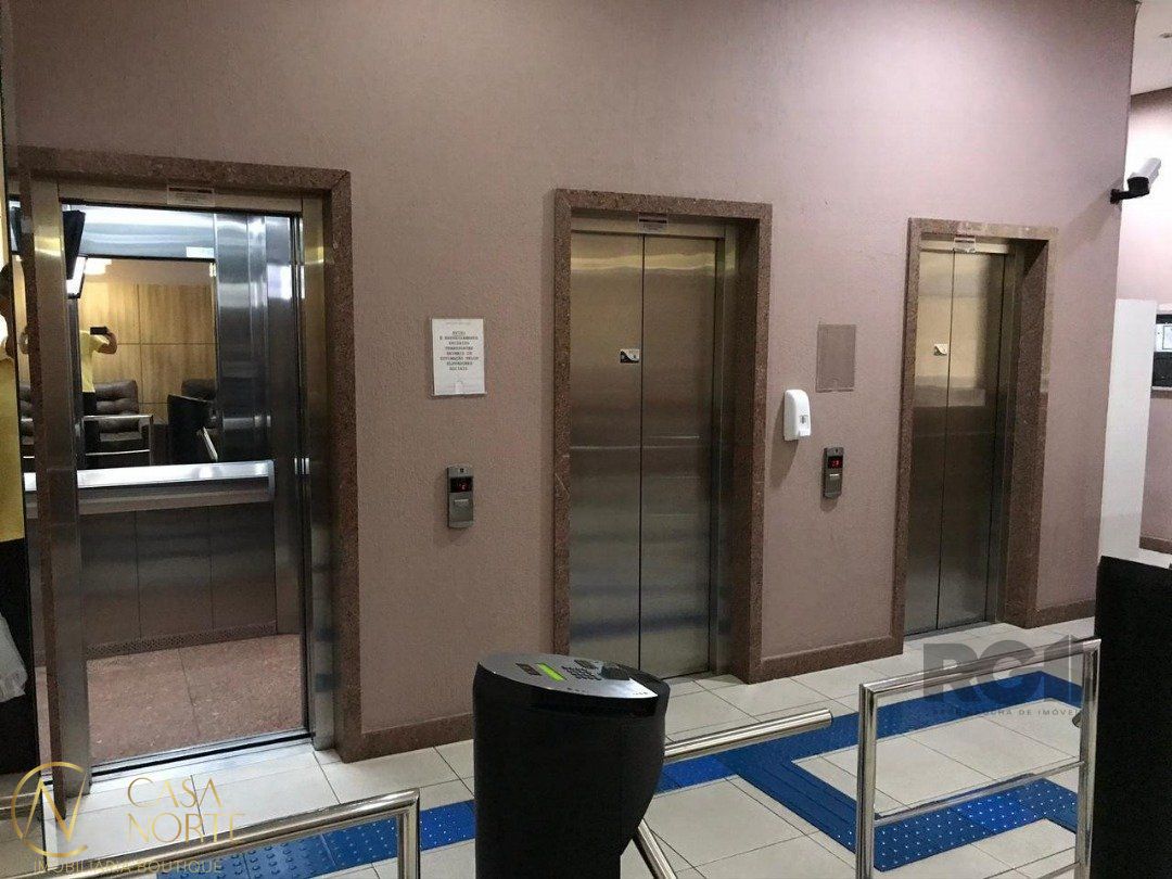 Sala Comercial à venda , 32m², 1 vaga, Avenida Bento Gonçalves no bairro Partenon em Porto Alegre