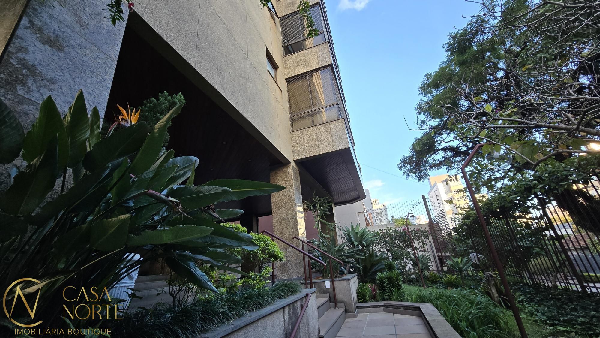 Apartamento à venda com 3 quartos, 135m², 1 suíte, Rua Professor Fitzgerald no bairro Petrópolis em Porto Alegre