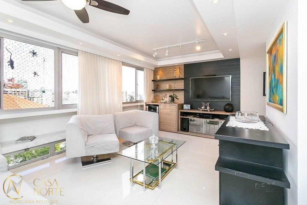 Apartamento à venda com 3 quartos, 110m², 2 suítes, 1 vaga, Rua Riveira no bairro Petrópolis em Porto Alegre