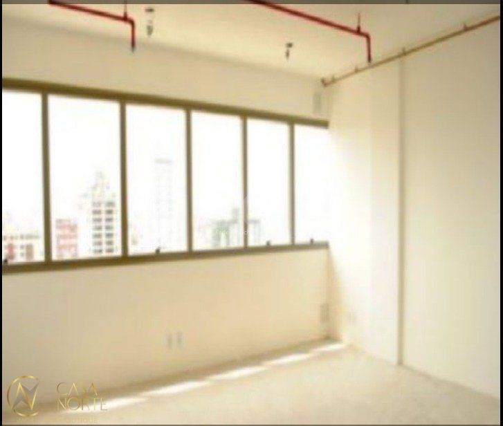 Sala Comercial à venda , 36m², 1 vaga, Avenida Getúlio Vargas no bairro Menino Deus em Porto Alegre