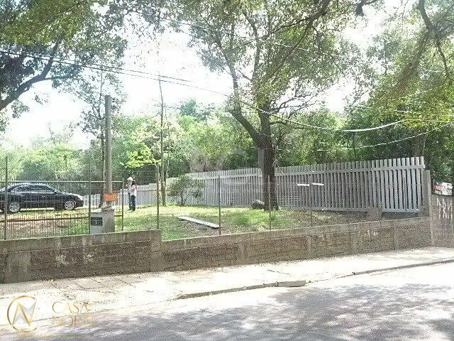 Terreno à venda  com 2500m², Rua Dolores Duran no bairro Lomba do Pinheiro em Porto Alegre
