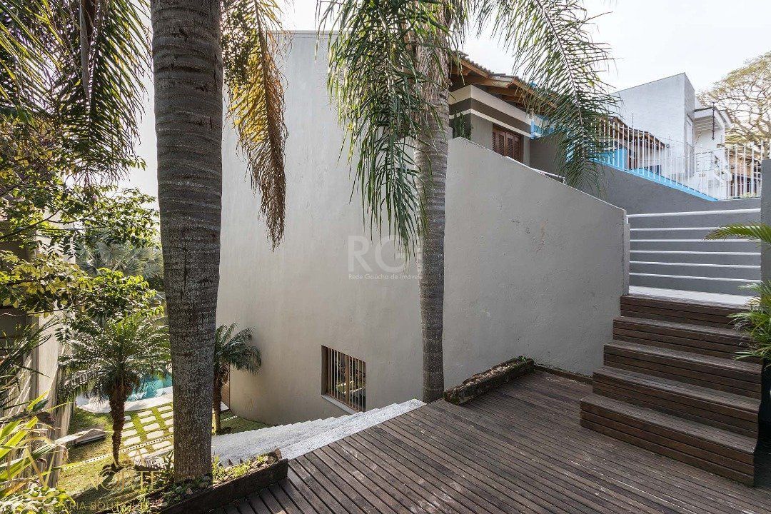 Casa de Condomínio à venda com 3 quartos, 262m², 1 suíte, 2 vagas, Rua Doutor Pitrez no bairro Aberta dos Morros em Porto Alegre