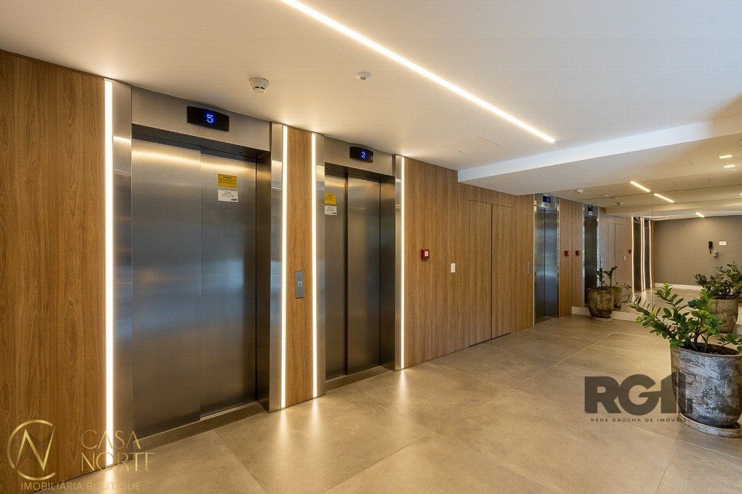Sala Comercial à venda , 40m², 1 vaga, Rua Doutor Armando Barbedo no bairro Tristeza em Porto Alegre