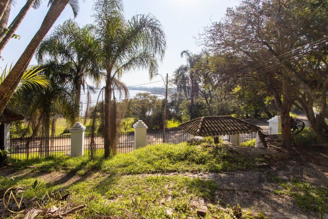 Casa à venda com 3 quartos, 350m², 1 suíte, 4 vagas, Avenida Beira Rio no bairro Belém Novo em Porto Alegre