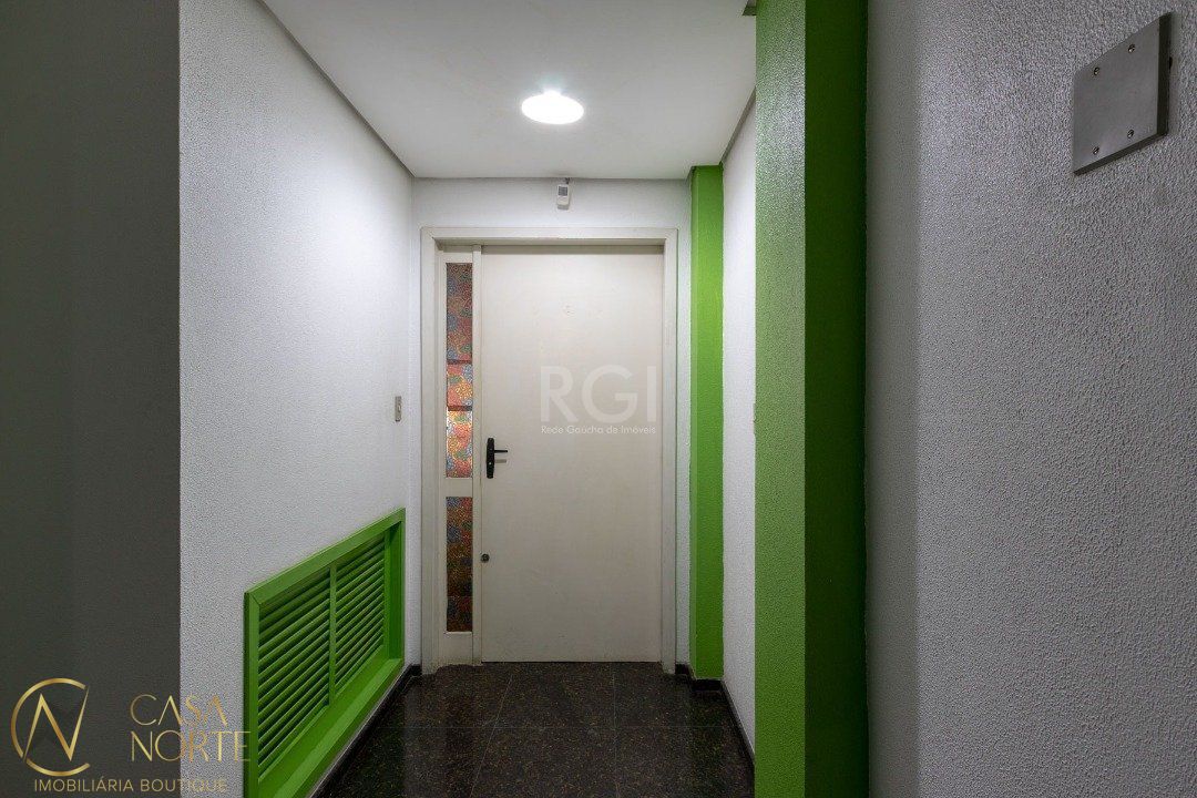 Sala Comercial à venda , 42m², Rua Coronel Fernando Machado no bairro Centro Histórico em Porto Alegre