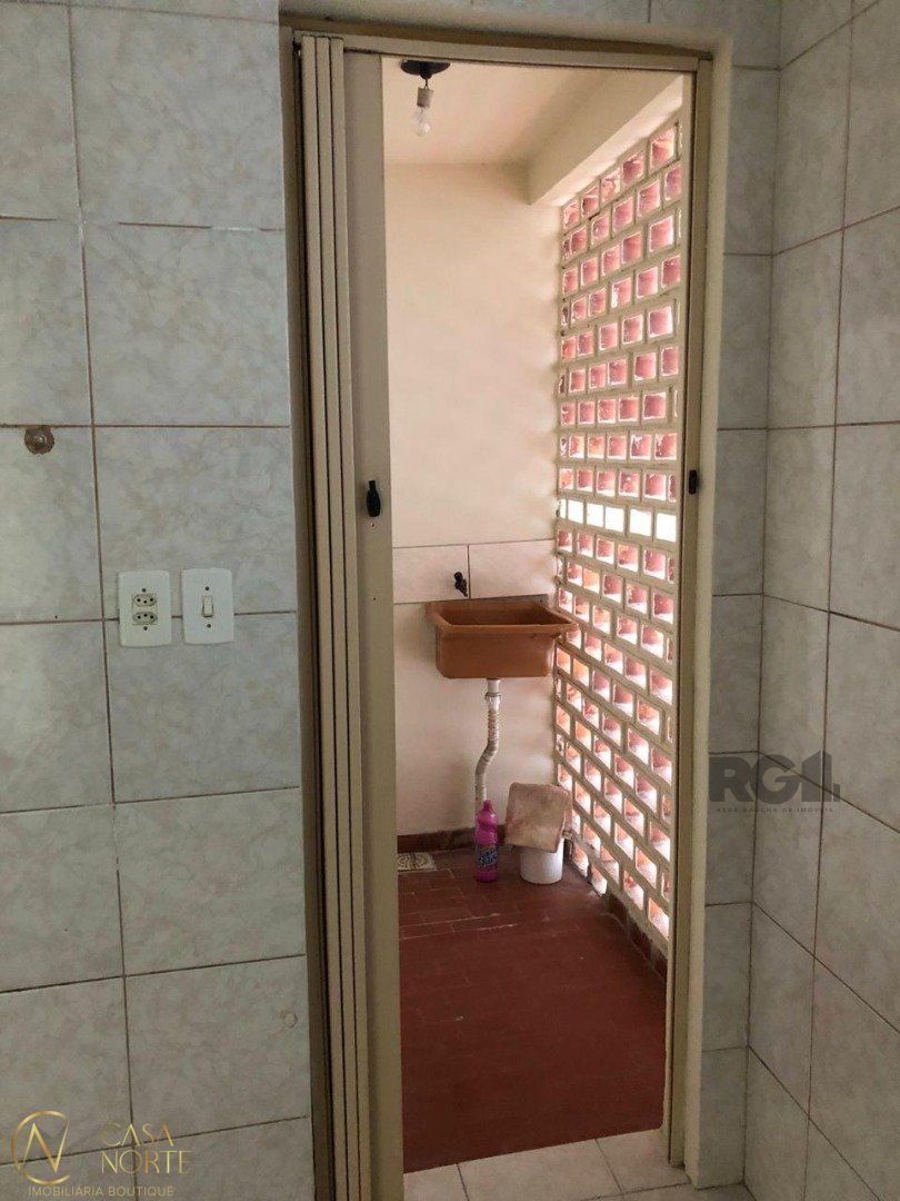 Apartamento à venda com 2 quartos, 63m², Avenida Jacui no bairro Cristal em Porto Alegre