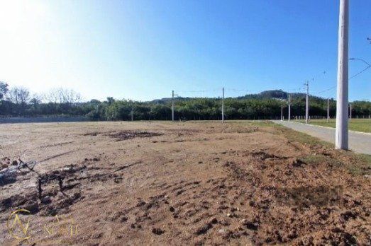 Terreno à venda  com 388m², Estrada Jorge Pereira Nunes no bairro Campo Novo em Porto Alegre