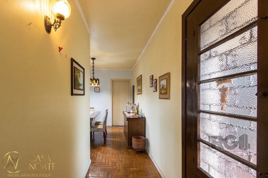 Casa à venda com 3 quartos, 120m², 3 vagas, Rua Landel de Moura no bairro Tristeza em Porto Alegre