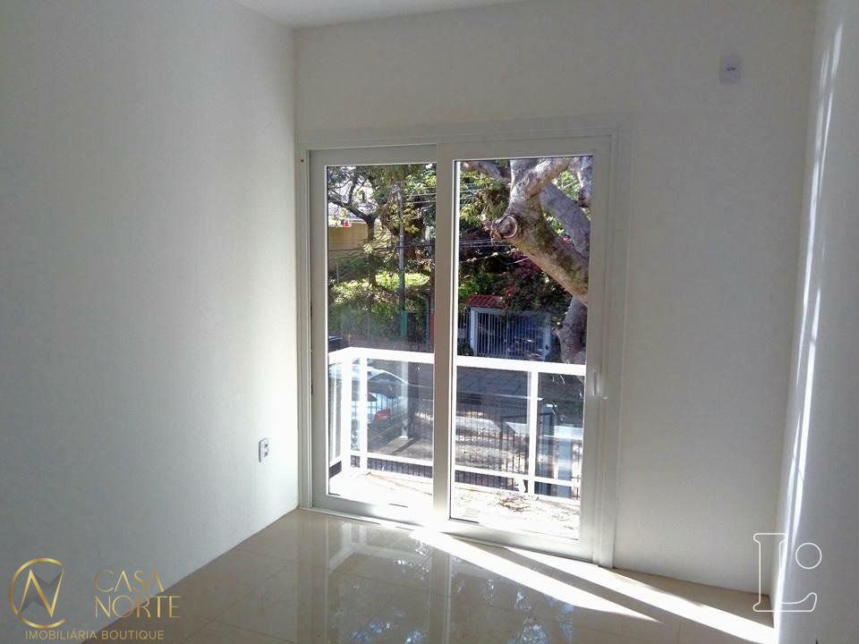 Casa à venda com 3 quartos, 160m², 1 suíte, Rua Jacunda no bairro Guarujá em Porto Alegre