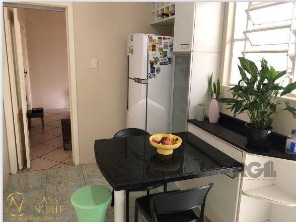 Apartamento à venda com 2 quartos, 68m², 1 suíte, Rua Engenheiro Vespúcio de Abreu no bairro Santana em Porto Alegre