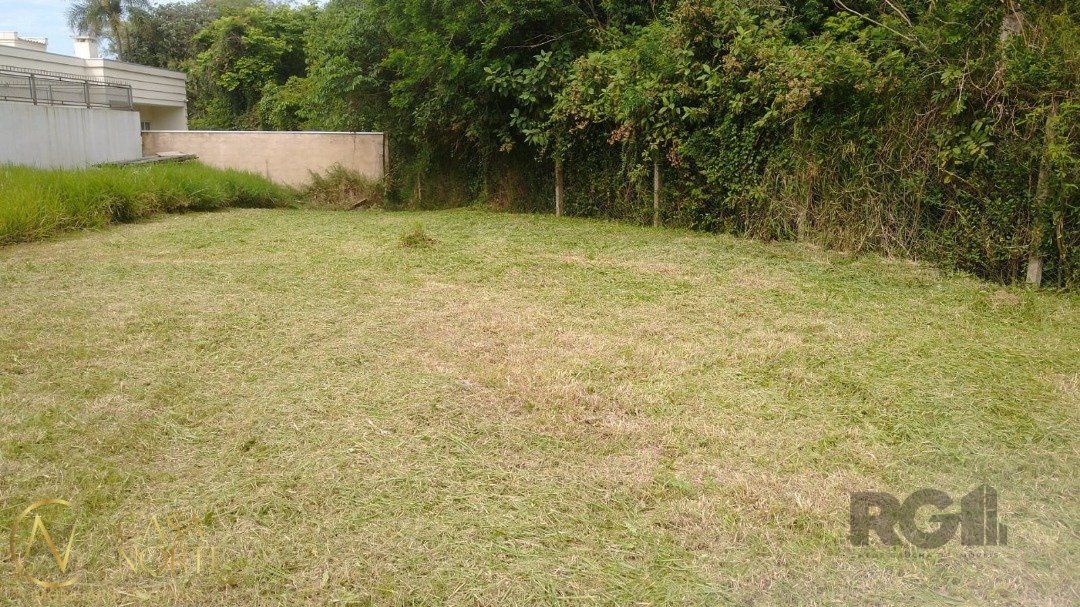 Terreno à venda  com 172m², Rua Ivo Walter Kern no bairro Hípica em Porto Alegre