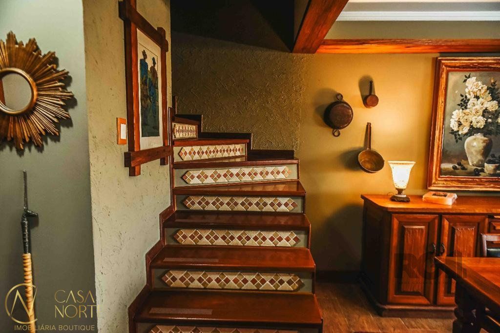 Casa de Condomínio à venda com 3 quartos, 246m², 1 suíte, 2 vagas, Rua Manajó no bairro Vila Assunção em Porto Alegre