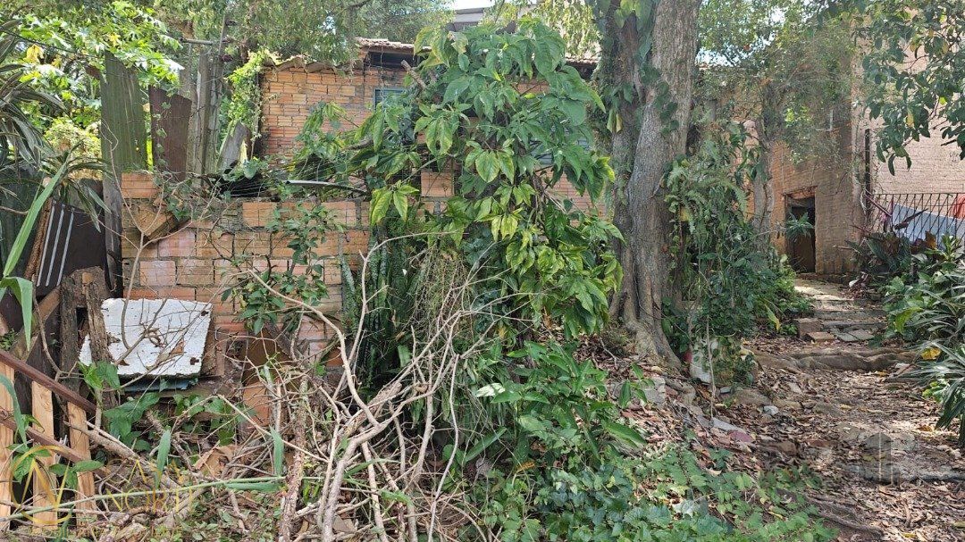 Casa à venda com 3 quartos, 50m², Rua Marquês do Maricá no bairro Vila Nova em Porto Alegre