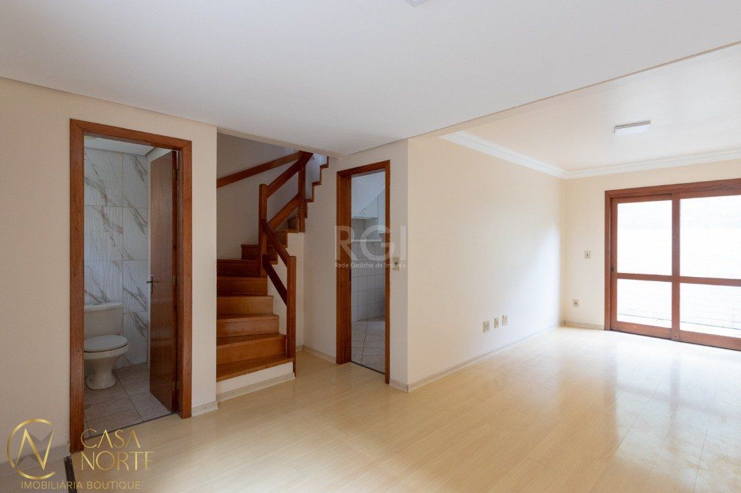 Casa de Condomínio à venda com 3 quartos, 98m², 1 suíte, 1 vaga, Rua Camaqua no bairro Camaquã em Porto Alegre