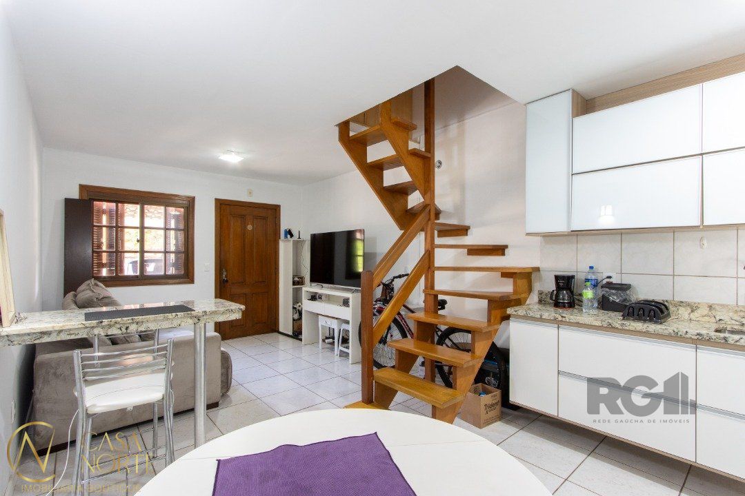 Casa de Condomínio à venda com 3 quartos, 100m², 1 vaga, Rua Sílvio Silveira Soares no bairro Camaquã em Porto Alegre