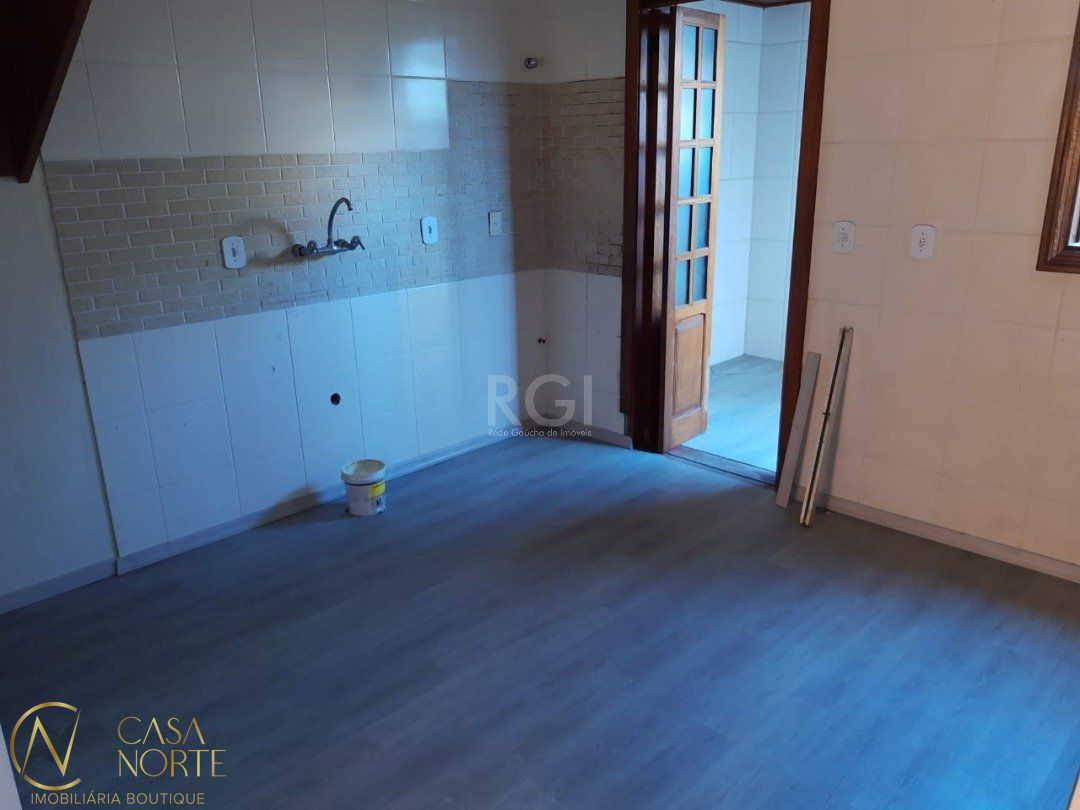 Casa de Condomínio à venda com 3 quartos, 82m², 1 suíte, 1 vaga, Rua Professor Joaquim Louzada no bairro Camaquã em Porto Alegre