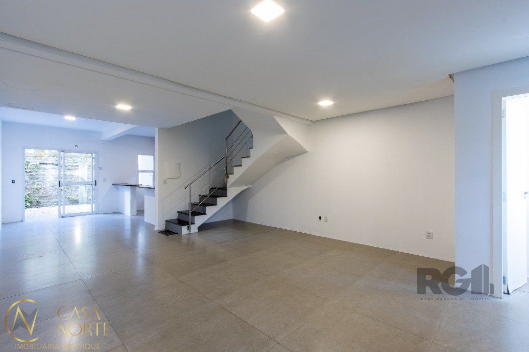 Casa à venda com 3 quartos, 149m², 1 suíte, 2 vagas, Rua Senador Mondin no bairro Aberta dos Morros em Porto Alegre