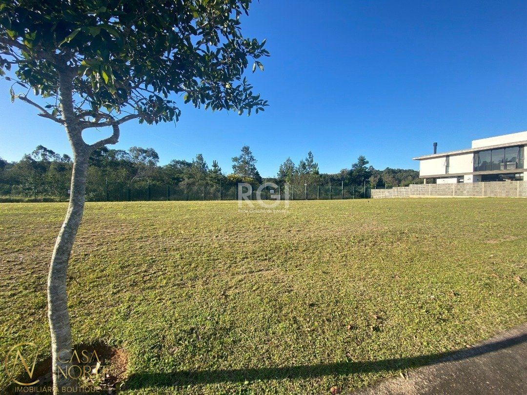 Terreno à venda  com 988m², Estrada das Três Meninas no bairro Vila Nova em Porto Alegre
