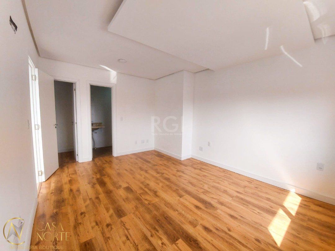 Casa de Condomínio à venda com 4 quartos, 128m², 2 suítes, 2 vagas, Rua Landel de Moura no bairro Tristeza em Porto Alegre