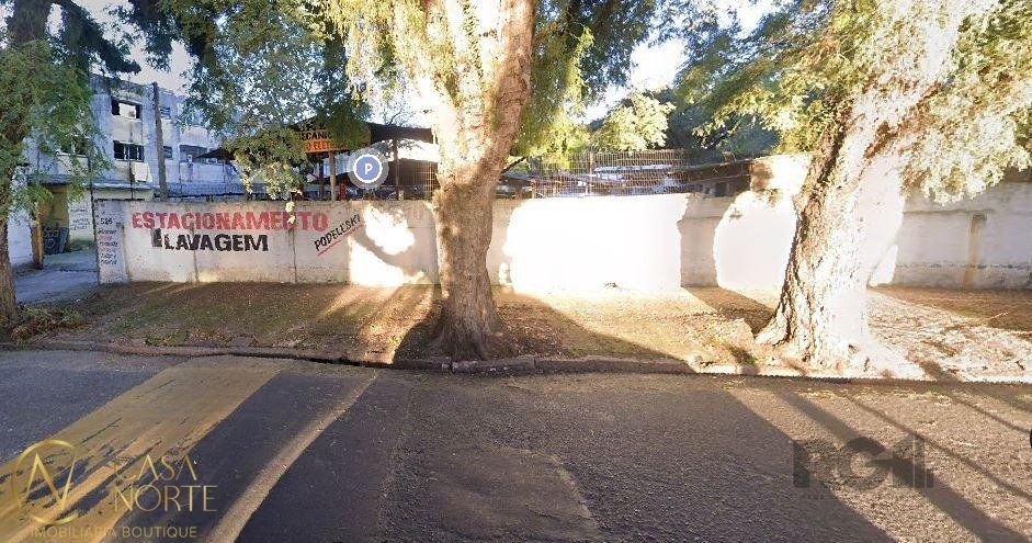 Terreno à venda  com 3800m², Rua Silveiro no bairro Menino Deus em Porto Alegre