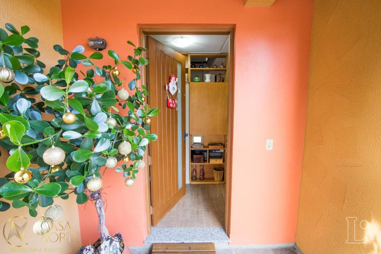 Casa de Condomínio à venda com 4 quartos, 117m², 1 suíte, 2 vagas, Avenida da Cavalhada no bairro Cavalhada em Porto Alegre
