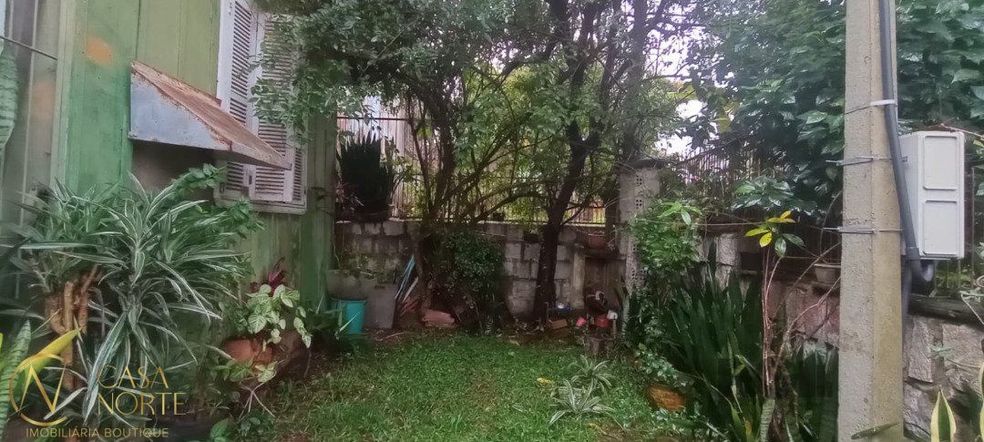 Casa à venda com 2 quartos, 180m², Rua Doutor Dias de Carvalho no bairro Tristeza em Porto Alegre