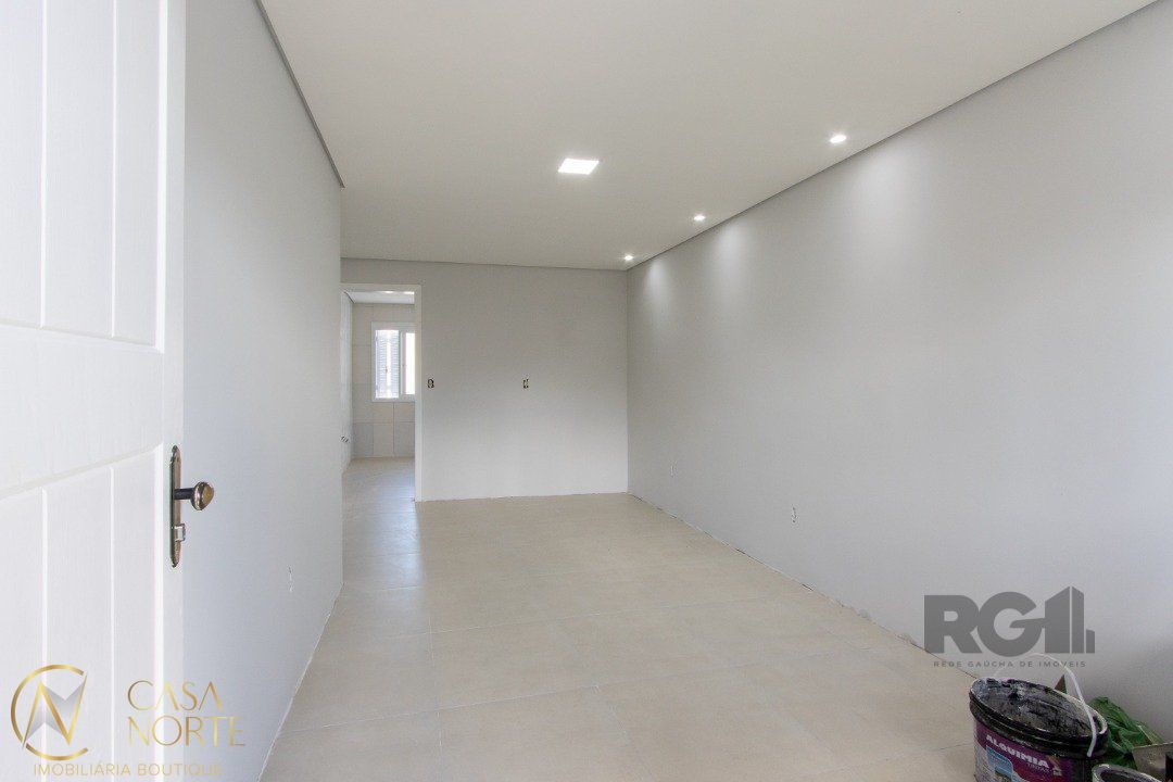Casa à venda com 2 quartos, 57m², 1 vaga, Rua Marcelo Kufner no bairro Hípica em Porto Alegre