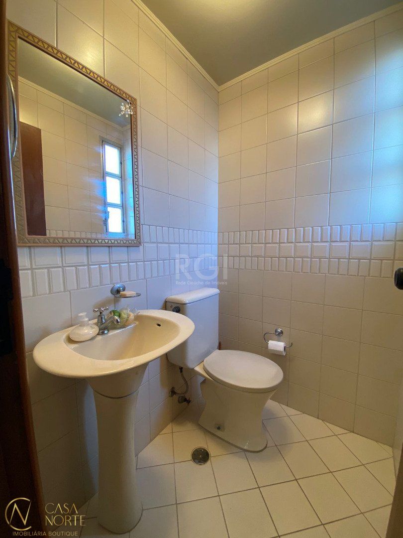 Cobertura à venda com 4 quartos, 335m², 1 suíte, 2 vagas, Padre Cacique no bairro Menino Deus em Porto Alegre