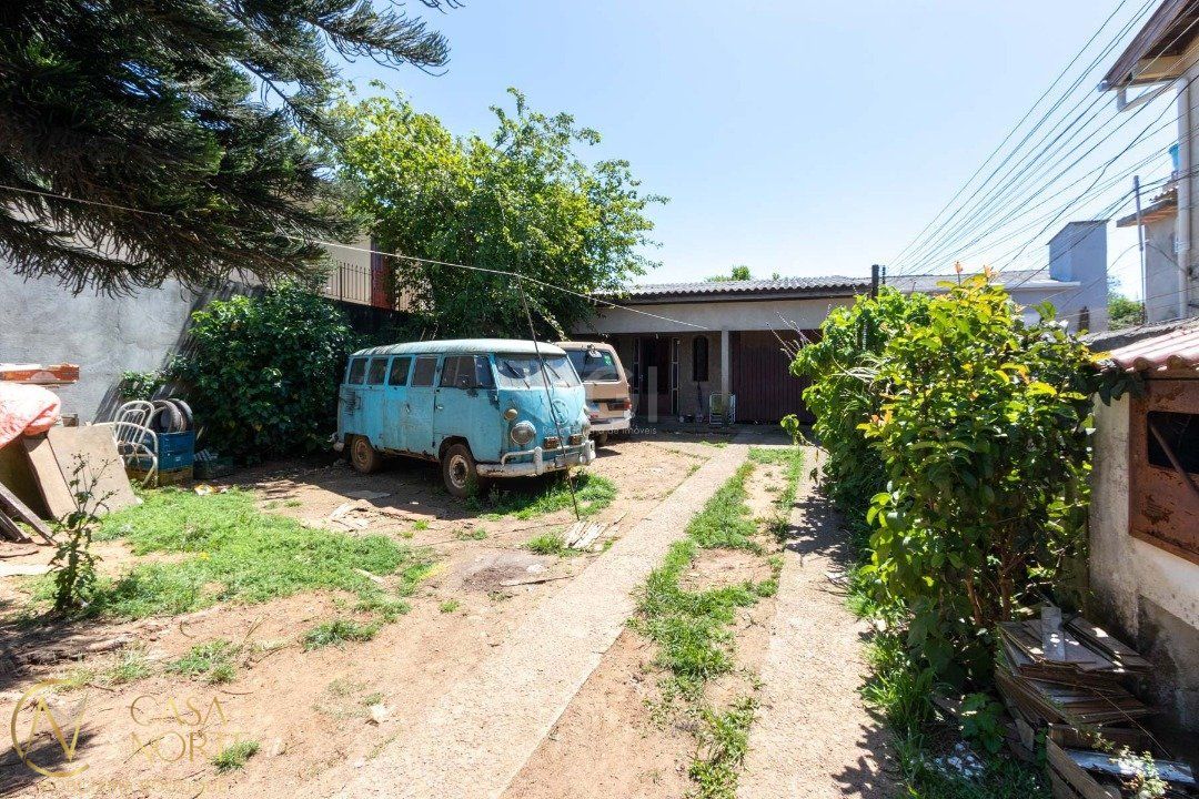 Casa à venda com 3 quartos, 2200m², Estrada São Francisco no bairro Lomba do Pinheiro em Porto Alegre