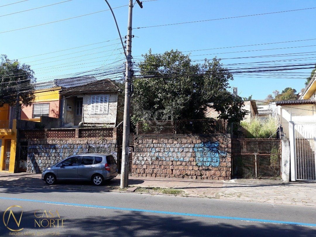 Terreno à venda  com 310m², Avenida Nonoai no bairro Nonoai em Porto Alegre