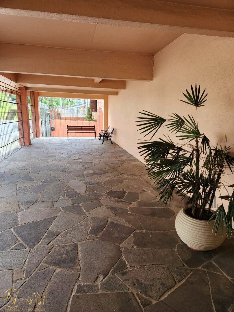 Apartamento à venda com 2 quartos, 61m², Rua São Benedito no bairro Jardim do Salso em Porto Alegre