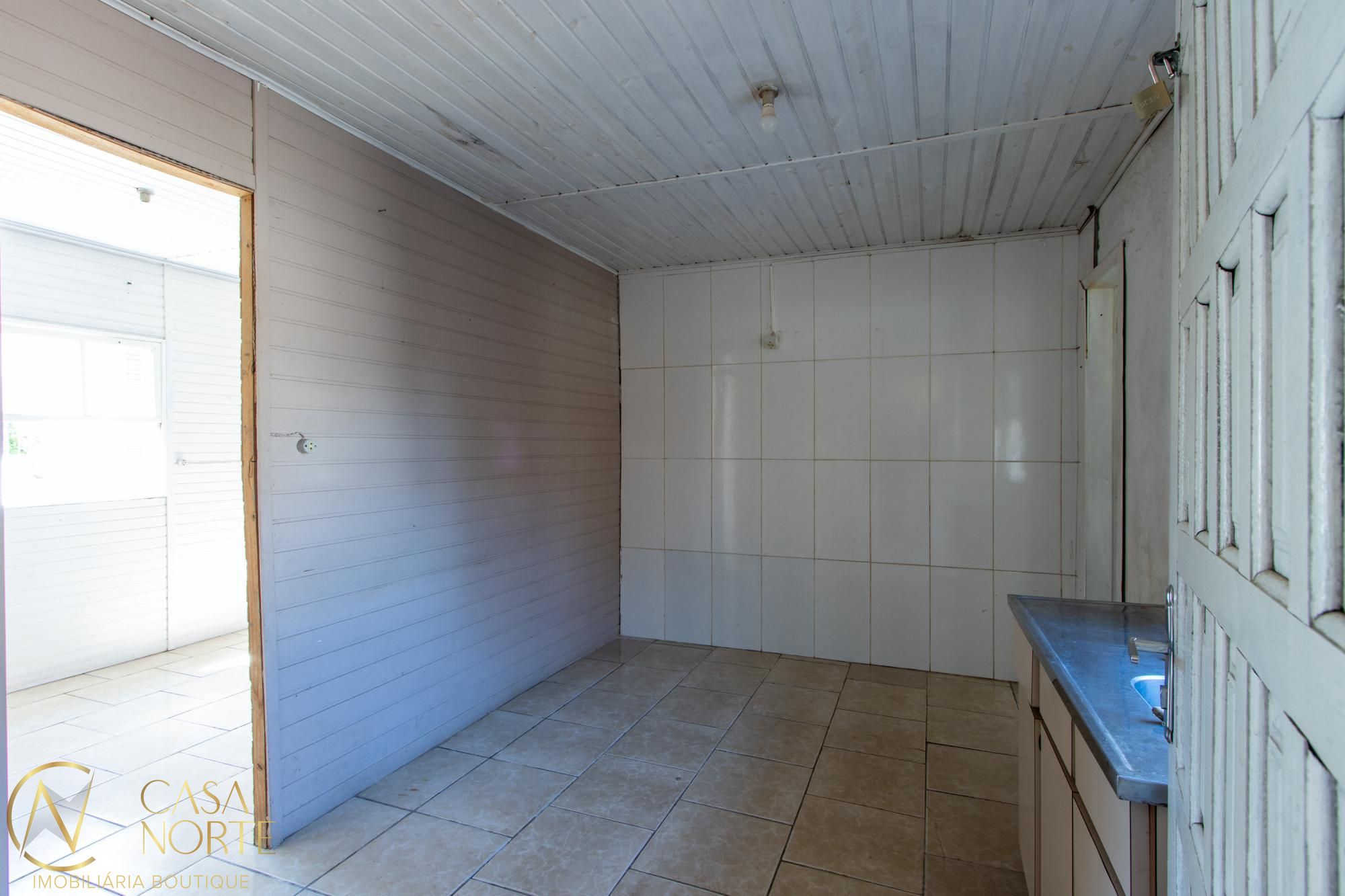 Casa à venda com 1 quarto, 110m², Rua José Matone no bairro Hípica em Porto Alegre