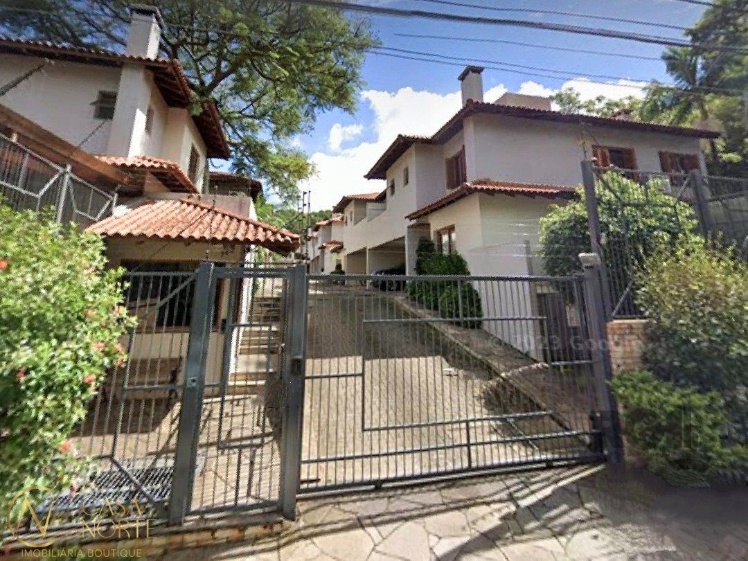 Casa de Condomínio à venda com 4 quartos, 299m², 2 suítes, 3 vagas, Travessa Pedra Redonda no bairro Jardim Isabel em Porto Alegre