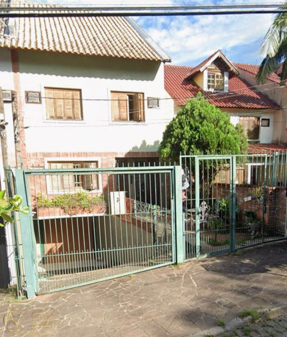Casa à venda com 3 quartos, 231m², 1 suíte, 3 vagas, Rua Doutor Pitrez no bairro Ipanema em Porto Alegre