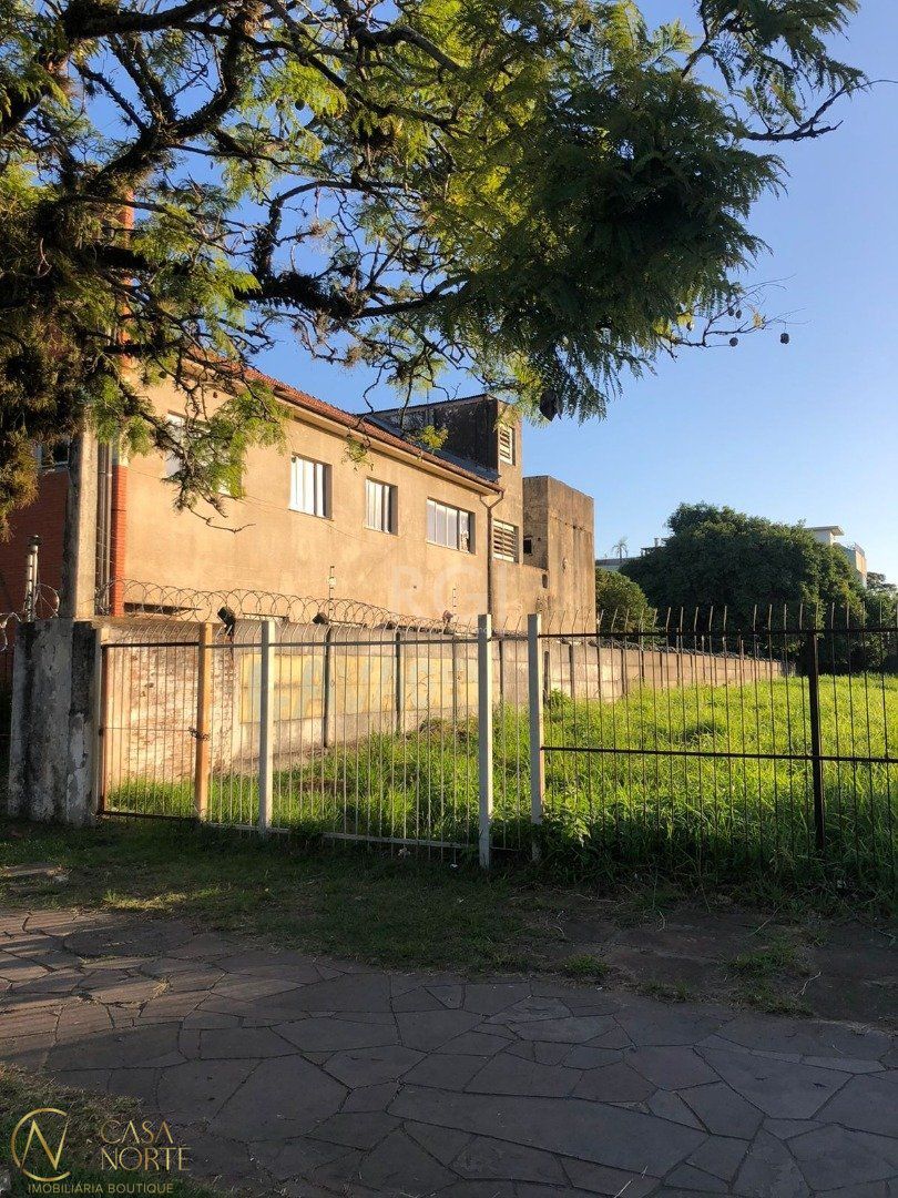 Terreno à venda  com 831m², Rua Coronel Claudino no bairro Cristal em Porto Alegre