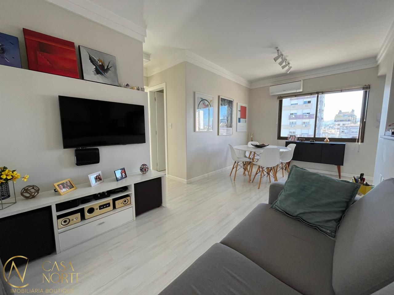 Apartamento à venda com 2 quartos, 74m², 1 suíte, 1 vaga, Rua Ignácio Montanha no bairro Santana em Porto Alegre