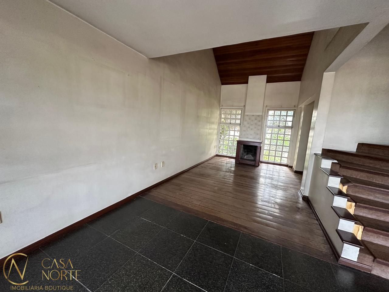 Casa de Condomínio à venda com 3 quartos, 201m², 1 suíte, 1 vaga, Rua Padre João Batista Reus no bairro Tristeza em Porto Alegre