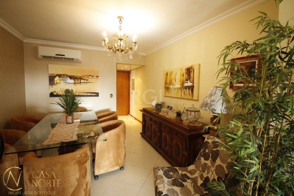 Apartamento à venda com 3 quartos, 121m², 1 suíte, 2 vagas, Rua Faria Santos no bairro Petrópolis em Porto Alegre
