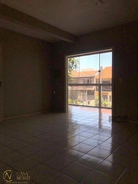 Casa à venda com 4 quartos, 208m², 1 suíte, 2 vagas, Rua das Caravelas no bairro Vila Ipiranga em Porto Alegre