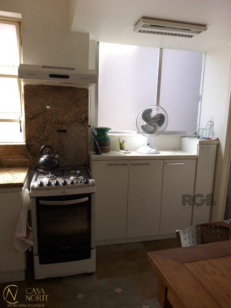 Apartamento à venda com 2 quartos, 76m², 1 vaga, Rua Ramiro Barcelos no bairro Bom Fim em Porto Alegre