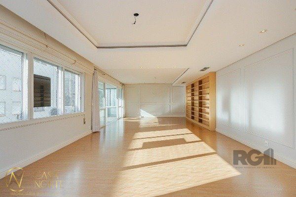 Apartamento à venda com 4 quartos, 283m², 1 suíte, 2 vagas, Rua Doutor Vale no bairro Floresta em Porto Alegre
