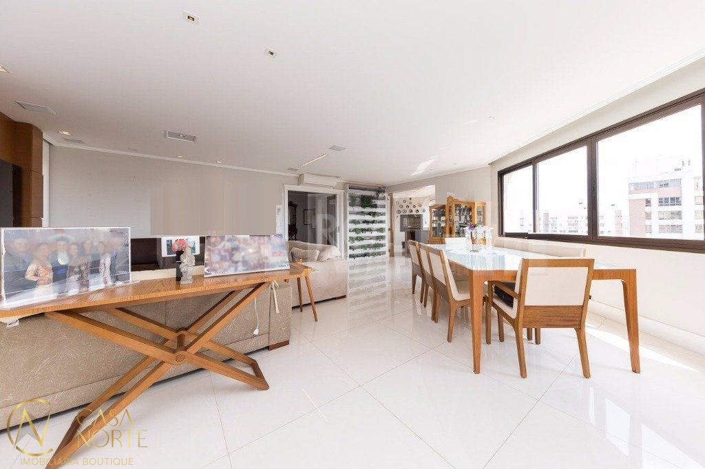 Apartamento à venda com 3 quartos, 258m², 3 suítes, 3 vagas, Rua General Oscar Miranda no bairro Bela Vista em Porto Alegre