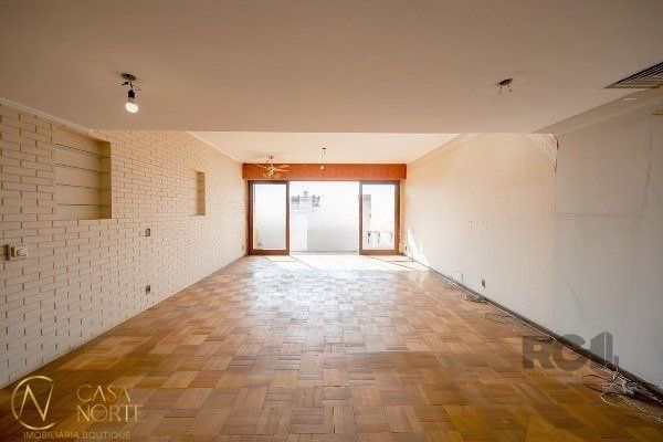 Apartamento à venda com 3 quartos, 195m², 1 suíte, 2 vagas, Rua Vinte e Quatro de Outubro no bairro Moinhos de Vento em Porto Alegre